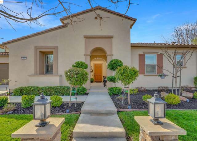 Property at 400 Springfield Ct, Brentwood, CA 94513, 4 beds, 3.5 baths