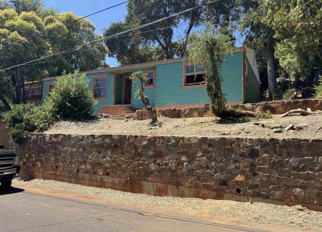 Property at 266 E Jackson St, Sonora, CA 95370, 3 beds, 1 bath