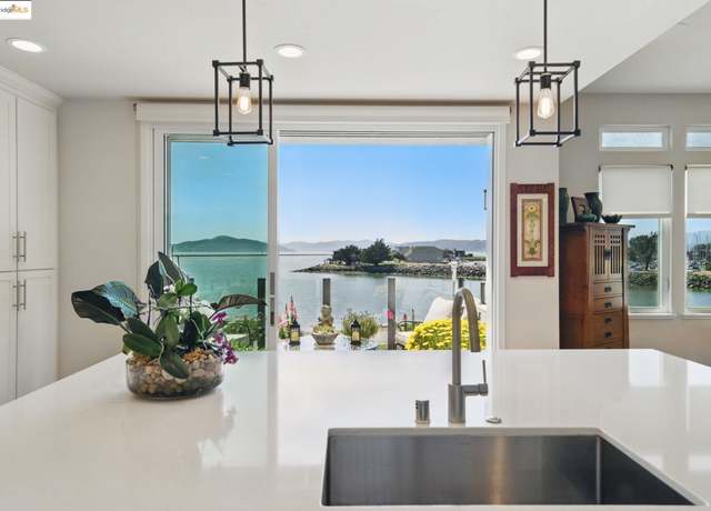 Property at 16 Waterline, Richmond, CA 94801, 3 beds, 2.5 baths