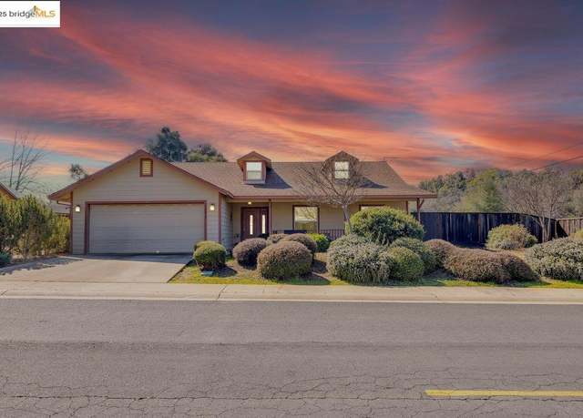 Property at 10813 Countryside Ct, Sonora, CA 95370, 3 beds, 2 baths