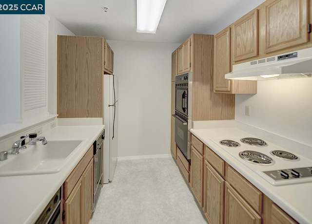 Property at 1840 Tice Crk #2437, Walnut Creek, CA 94595, 1 bed, 1 bath
