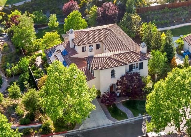 Property at 1930 Killarney Ct, Gilroy, CA 95020, 4 beds, 3.5 baths