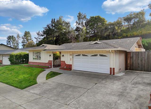 Property at 8153 Surrey Ln, Oakland, CA 94605, 4 beds, 2.5 baths