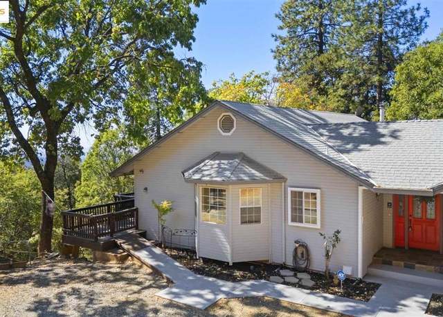 Property at 16620 Charles Otter Dr, Sonora, CA 95370, 3 beds, 2.5 baths
