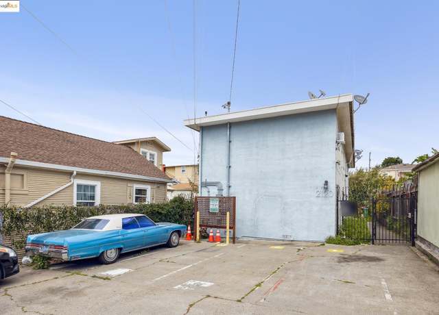 Property at 2120 E 22nd St, Oakland, CA 94606, 8 beds, 4 baths
