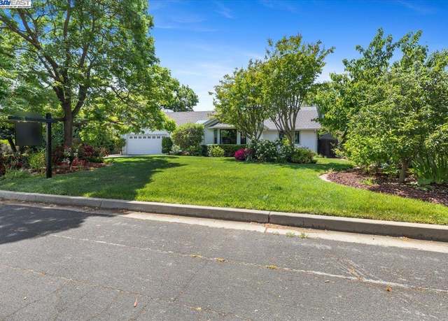 Property at 1673 Walnut Heights Ln, Concord, CA 94519, 3 beds, 2 baths