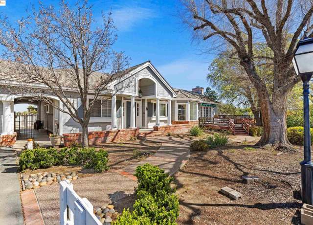 Property at 4210 Suzanne Dr, Pittsburg, CA 94565, 2 beds, 2 baths