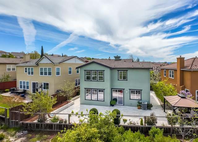 Property at 1650 Banbury Dr, San Ramon, CA 94582, 5 beds, 3.5 baths