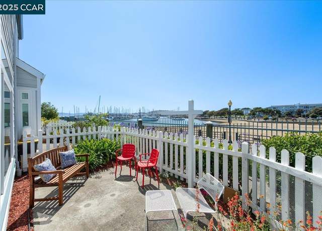 Property at 609 Commodore Dr, Richmond, CA 94804, 2 beds, 2.5 baths