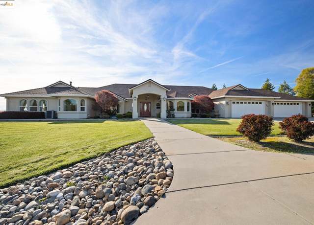 Property at 18201 Golden Oaks Dr, Jamestown, CA 95327, 4 beds, 3.5 baths