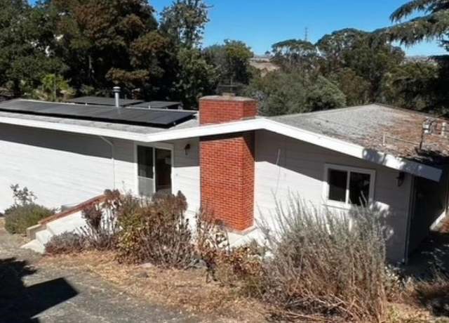 Property at 58 Pomona St, Crockett, CA 94525, 2 beds, 2.5 baths
