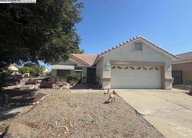 Property at 1969 Jamestown Dr, Lodi, CA 95242, 4 beds, 2 baths