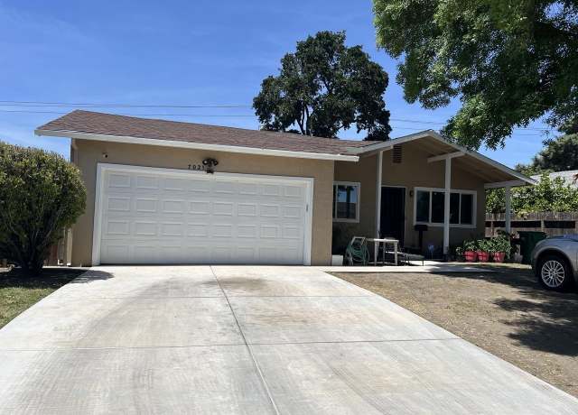 Property at 7025 Kermit Ln, Stockton, CA 95207, 3 beds, 1 bath