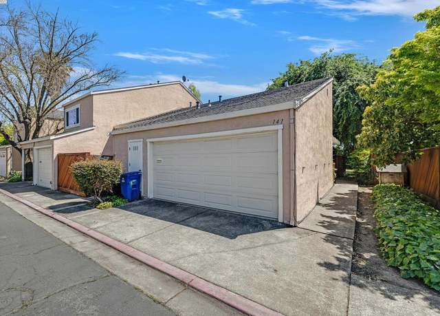 Property at 141 Briarwood Dr, Hayward, CA 94544, 2 beds, 2 baths