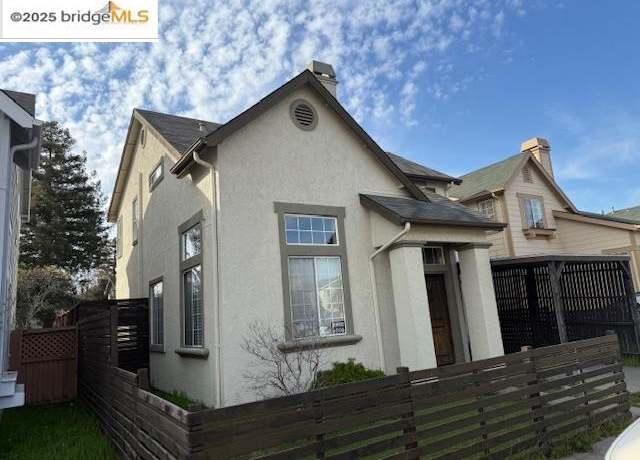 Property at 991 Village Cir, Oakland, CA 94607, 3 beds, 2.5 baths