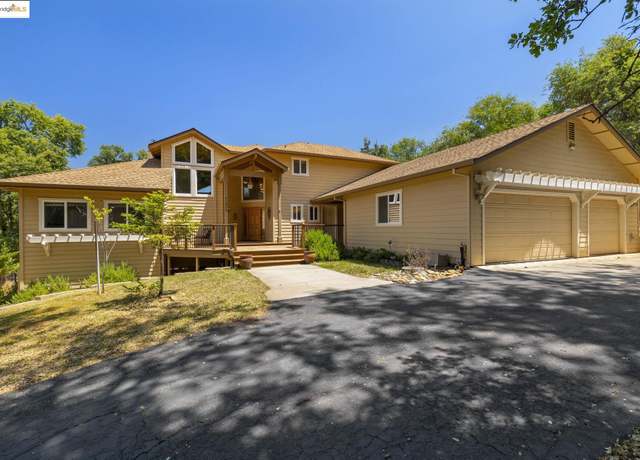 Property at 21823 Lyons Bald Mountain Rd, Sonora, CA 95370, 4 beds, 2.5 baths