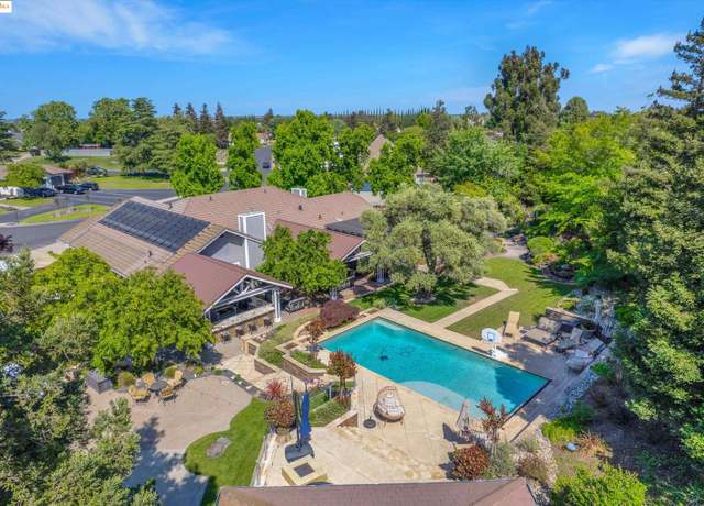 Property at 25 Madeira Ct, Oakley, CA 94561, 4 beds, 4 baths