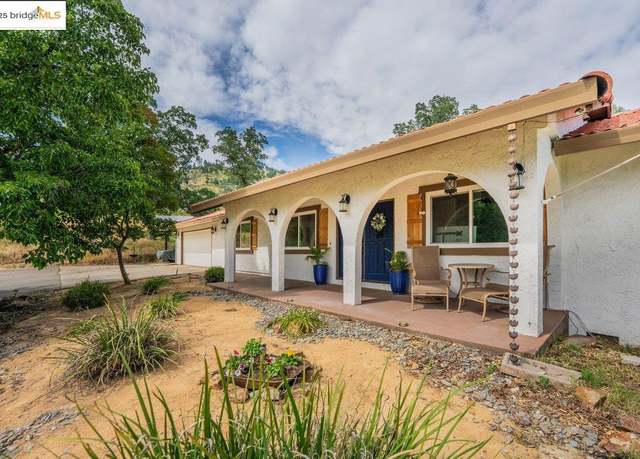Property at 15086 Vista Knls, Redding, CA 96001, 5 beds, 2.5 baths