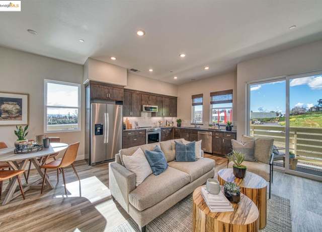 Property at 28986 Parkridge Loop #122, Hayward, CA 94544, 3 beds, 3 baths