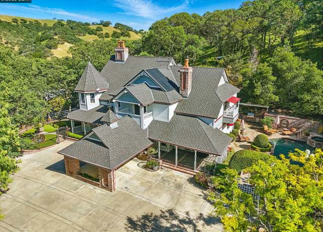 Property at 1980 Curry Canyon Rd, Clayton, CA 94517, 3 beds, 2.5 baths