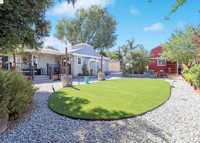 Property at 2821 Ponderosa Dr, Concord, CA 94520, 3 beds, 2 baths