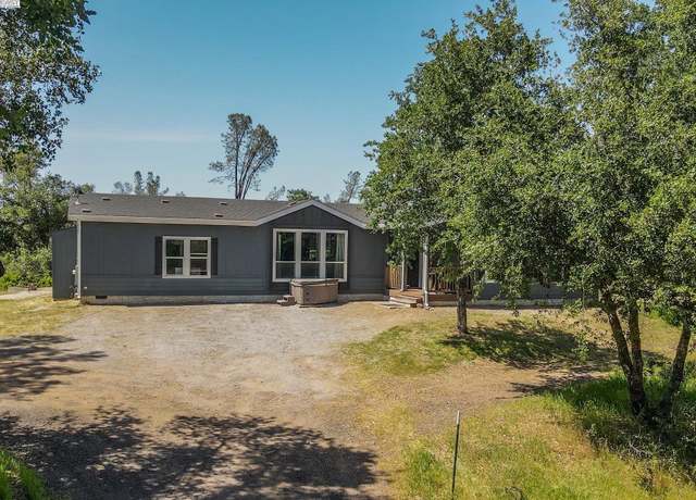 Property at 21679 Squaw Grass Trl, Redding, CA 96003, 3 beds, 2 baths