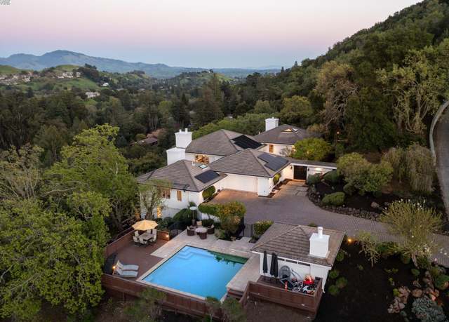 Property at 11 Leslyn Ln, Lafayette, CA 94549, 5 beds, 5.5 baths