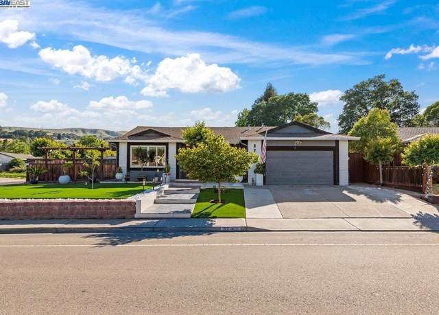 Property at 9797 Davona Dr, San Ramon, CA 94583, 4 beds, 2 baths