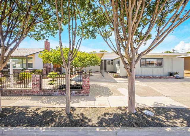 Property at 804 Bluefield Ln, Hayward, CA 94541, 3 beds, 2 baths