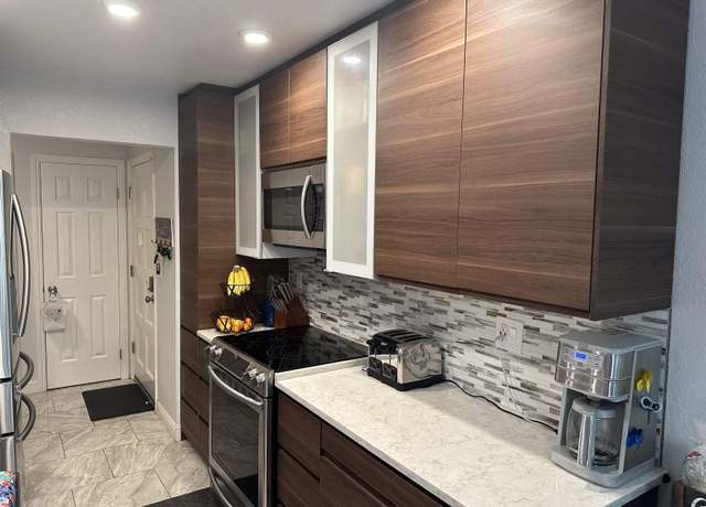 Property at 21109 Gary Dr #120, Hayward, CA 94546, 2 beds, 2 baths