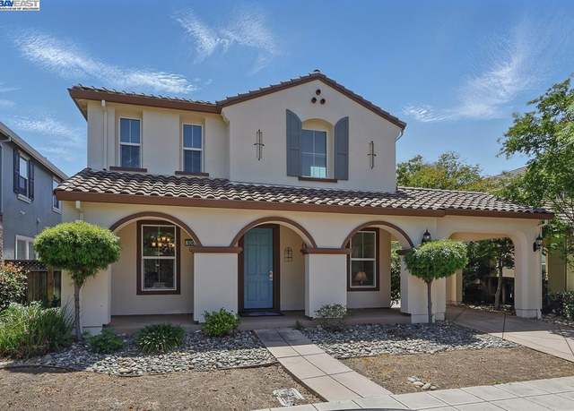 Property at 626 W La Canada Ave, Mountain House, CA 95391, 4 beds, 2.5 baths