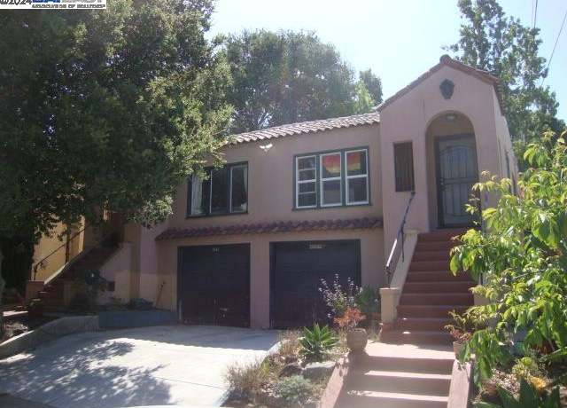 Property at 4026 Whittle Ave, Oakland, CA 94602, 3 beds, 2 baths