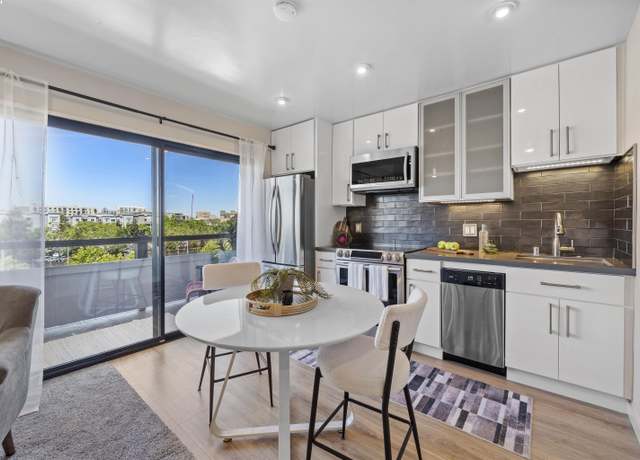 Property at 5 Embarcadero W #321, Oakland, CA 94607, 1 bed, 1 bath