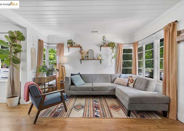 Property at 3148 Sylvan Ave, Oakland, CA 94602, 2 beds, 1 bath