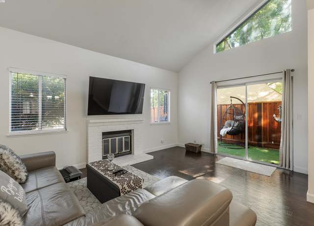 Property at 286 Birch Creek Dr, Pleasanton, CA 94566, 2 beds, 2 baths