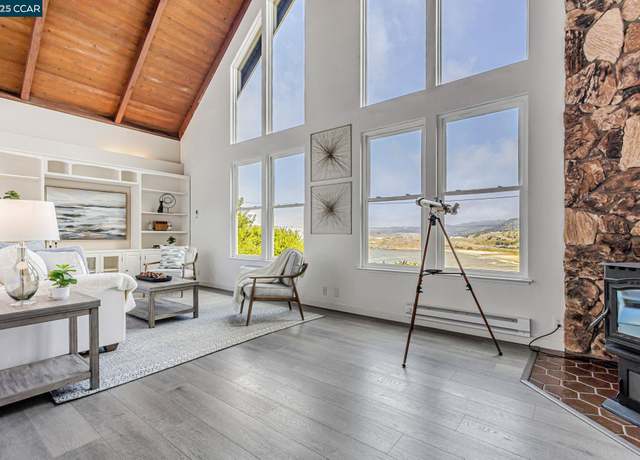 Property at 290 Olympian Way, Pacifica, CA 94044, 2 beds, 2 baths