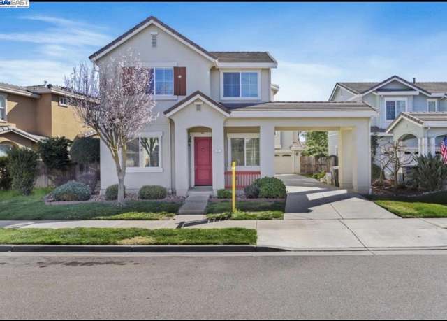 Property at 557 Stetson Dr, Oakdale, CA 95361, 5 beds, 4 baths