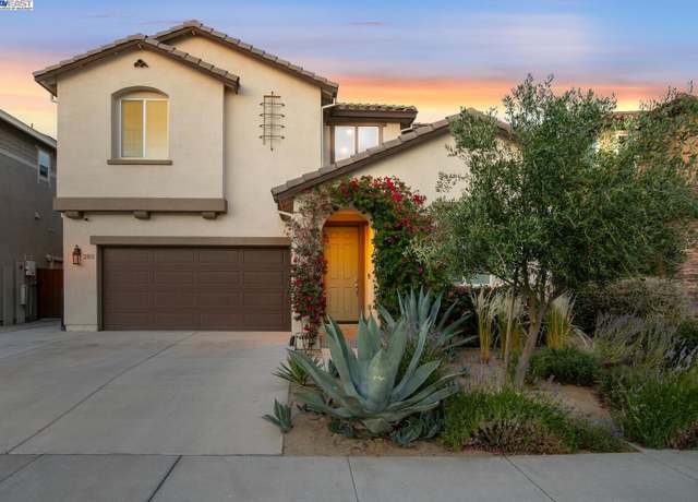 Property at 280 Coolcrest Dr, Oakley, CA 94561, 4 beds, 3 baths