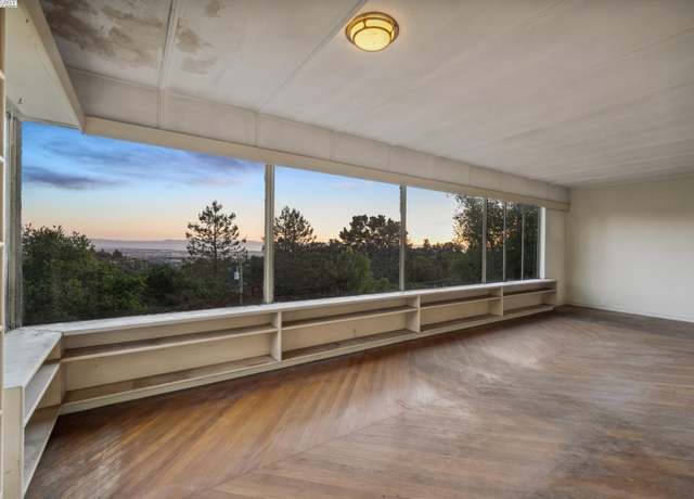 Property at 5915 Rincon Dr, Oakland, CA 94611, 2 beds, 1 bath