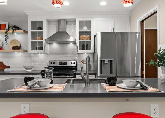Property at 127 Bayo Vis #108, Oakland, CA 94611, 1 bed, 1 bath