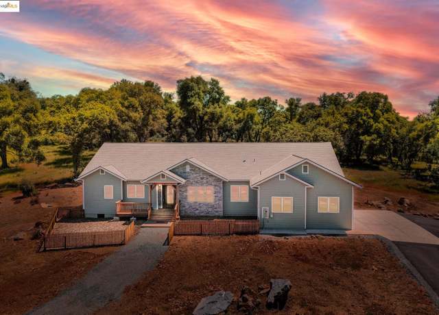 Property at 11650 Hemphill Ln, Sonora, CA 95370, 3 beds, 2.5 baths