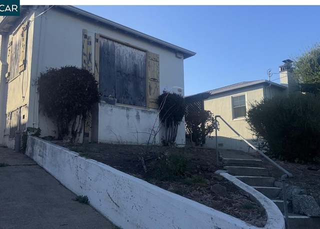 Property at 2207 17th Ave, Oakland, CA 94606, 2 beds, 1 bath