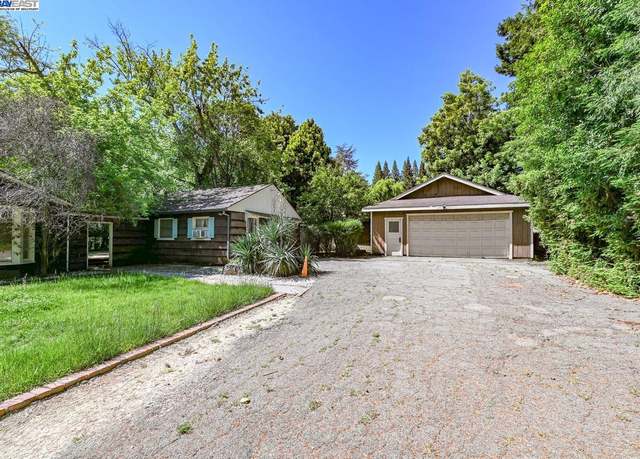 Property at 881 Danville Blvd, Danville, CA 94526, 4 beds, 3 baths