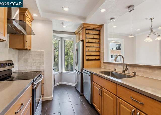 Property at 2607 Oak Rd Unit F, Walnut Creek, CA 94597, 2 beds, 1 bath