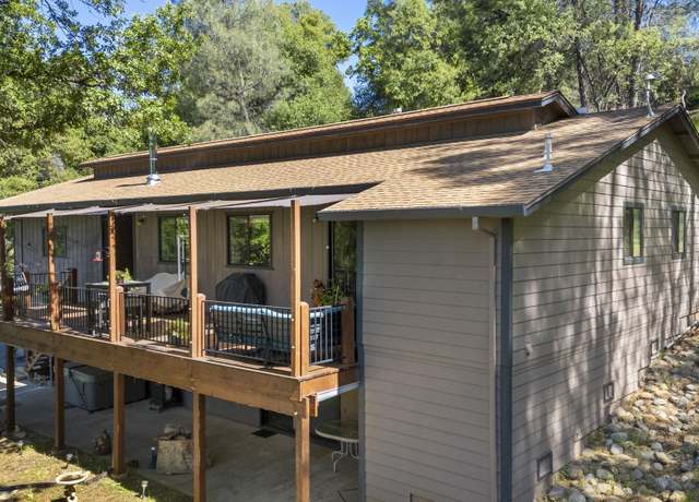 Property at 20790 Crescent Way, Groveland, CA 95321, 3 beds, 3 baths