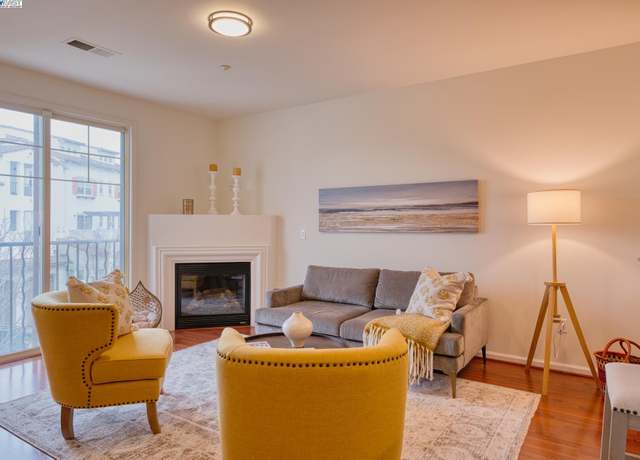 Property at 4206 Clarinbridge Cir, Dublin, CA 94568, 2 beds, 2.5 baths
