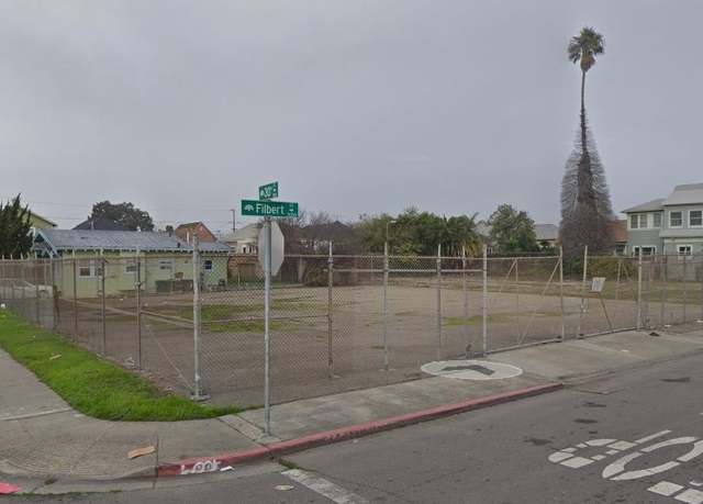 Property at 3003 Filbert St, Oakland, CA 94608