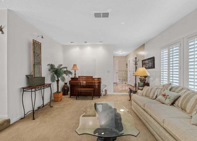 Property at 576 Emerald St, Livermore, CA 94550, 3 beds, 2 baths