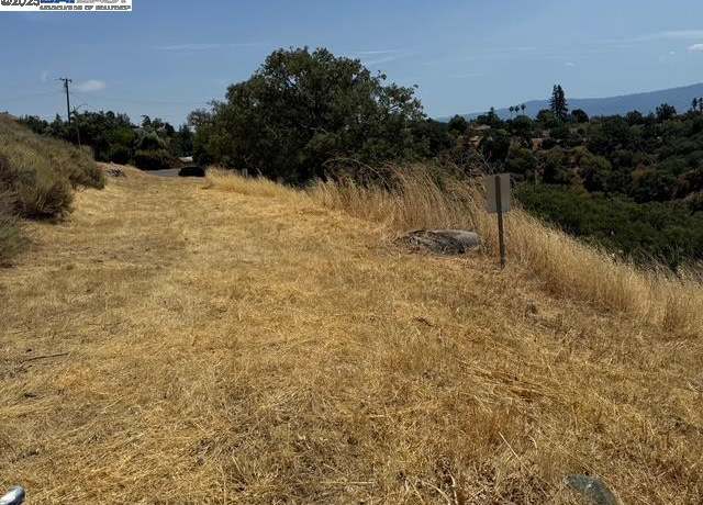 Property at 689 Lariat Ln, San Jose, CA 95132