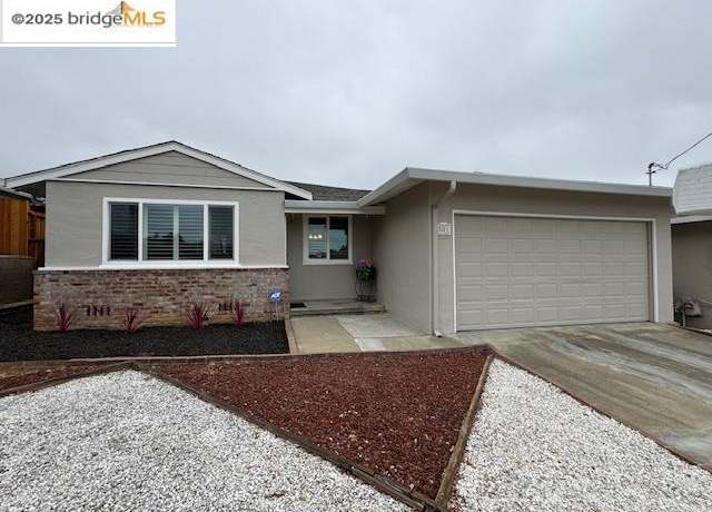 Property at 581 Fairway St, Hayward, CA 94544, 3 beds, 2 baths
